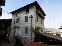Casa Bi/Trifamiliare in Residenziale