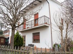 Casa Bi/Trifamiliare in Residenziale