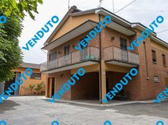Casa Bi/Trifamiliare in Residenziale