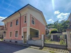 Casa Bi/Trifamiliare in Residenziale