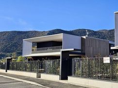 Casa Bi/Trifamiliare in Residenziale