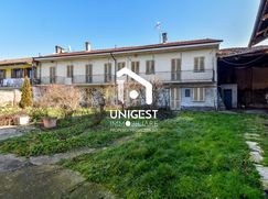 Casa Bi/Trifamiliare in Residenziale