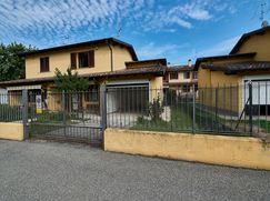 Casa Bi/Trifamiliare in Residenziale