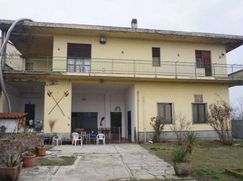 Casa Bi/Trifamiliare in Residenziale