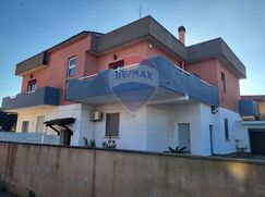 Casa Bi/Trifamiliare in Residenziale