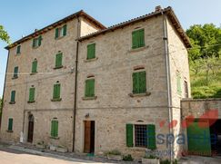 Casa Bi/Trifamiliare in Residenziale