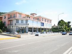 Negozio/Locale commerciale in Commerciale