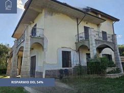 Casa Bi/Trifamiliare in Residenziale