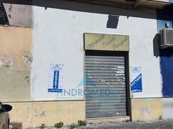 Negozio/Locale commerciale in Commerciale