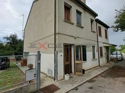 Casa Bi/Trifamiliare in Residenziale