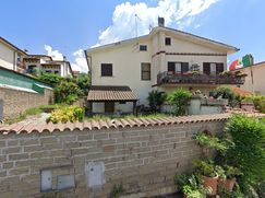 Casa Bi/Trifamiliare in Residenziale