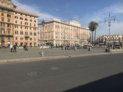 Attività/Licenza (con o senza mura) in Commerciale