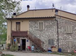 Casa Bi/Trifamiliare in Residenziale