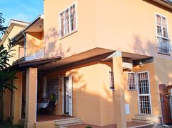 Casa Bi/Trifamiliare in Residenziale