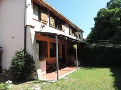 Casa Bi/Trifamiliare in Residenziale