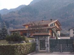 Casa Bi/Trifamiliare in Residenziale