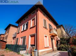 Casa Bi/Trifamiliare in Residenziale