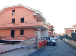 Casa Bi/Trifamiliare in Residenziale