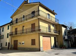 Casa Bi/Trifamiliare in Residenziale