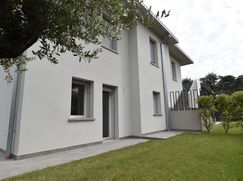 Casa Bi/Trifamiliare in Residenziale