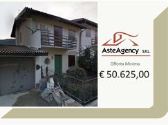 Casa Bi/Trifamiliare in Residenziale