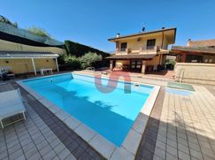 Villa in Residenziale
