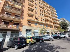 Negozio/Locale commerciale in Commerciale