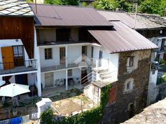 Casa Bi/Trifamiliare in Residenziale