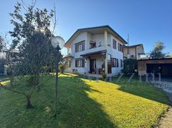 Casa Bi/Trifamiliare in Residenziale