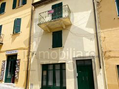Casa Bi/Trifamiliare in Residenziale