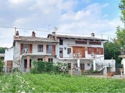 Casa Bi/Trifamiliare in Residenziale