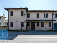 Casa Bi/Trifamiliare in Residenziale