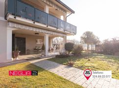 Casa Bi/Trifamiliare in Residenziale