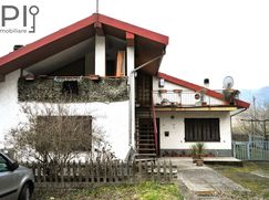 Casa Bi/Trifamiliare in Residenziale