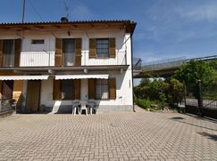 Casa Bi/Trifamiliare in Residenziale