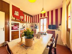Casa Bi/Trifamiliare in Residenziale