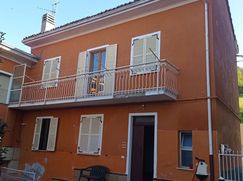 Casa Bi/Trifamiliare in Residenziale