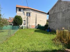 Casa Bi/Trifamiliare in Residenziale