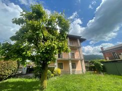 Casa Bi/Trifamiliare in Residenziale