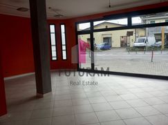 Negozio/Locale commerciale in Commerciale