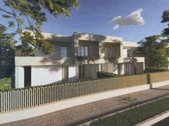 Casa Bi/Trifamiliare in Residenziale
