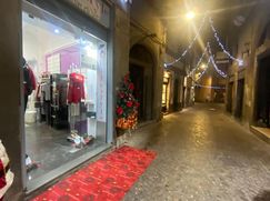 Negozio/Locale commerciale in Commerciale