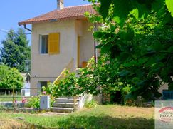 Casa Bi/Trifamiliare in Residenziale