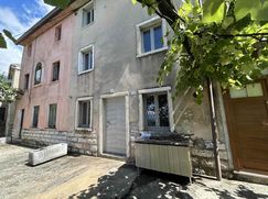 Casa Bi/Trifamiliare in Residenziale
