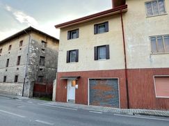 Casa Bi/Trifamiliare in Residenziale