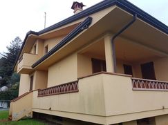 Casa Bi/Trifamiliare in Residenziale