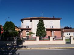 Casa Bi/Trifamiliare in Residenziale