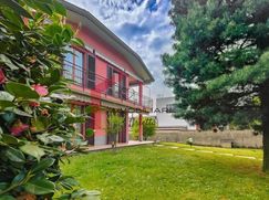 Casa Bi/Trifamiliare in Residenziale