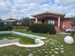 Casa Bi/Trifamiliare in Residenziale