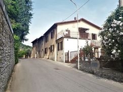Casa Bi/Trifamiliare in Residenziale